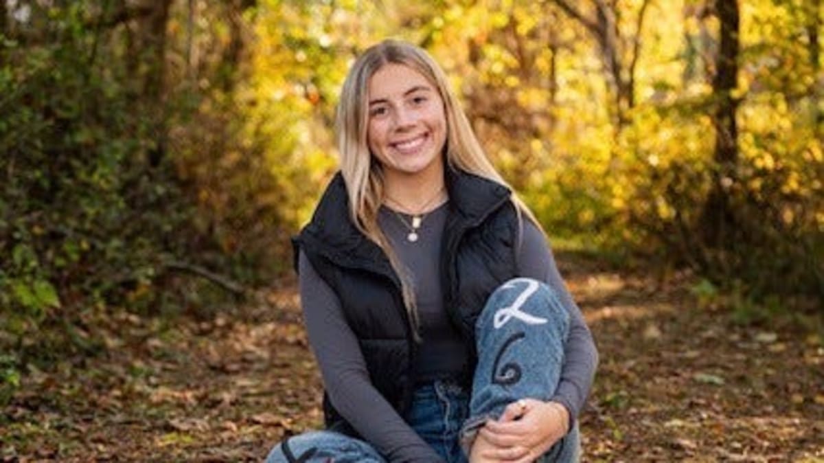 Ohio Senior Wins $10K Scholarship After Family Health Crisis