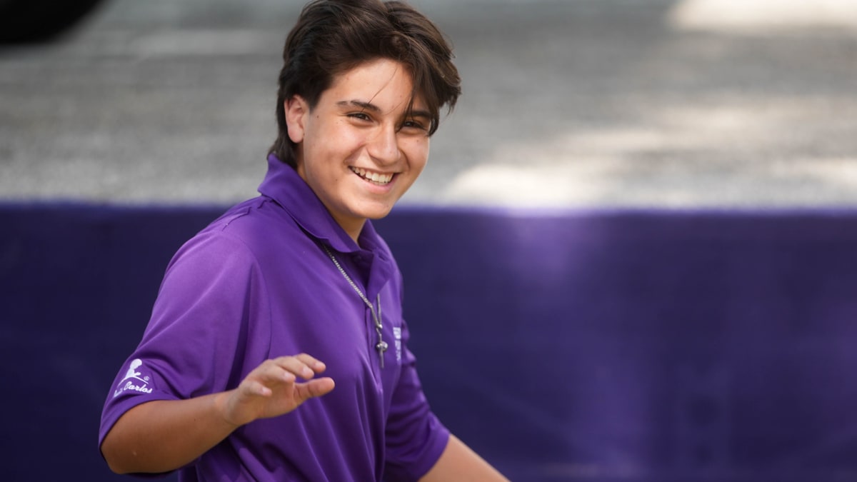 Teen Names FedEx Plane After Beating Brain Cancer at 15 - Image 2