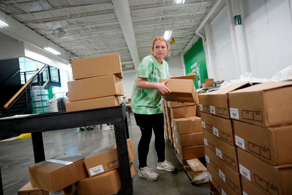 Oklahoma Mailmen Collect 20,000 Pounds from Poorest Neighbors - Image 2