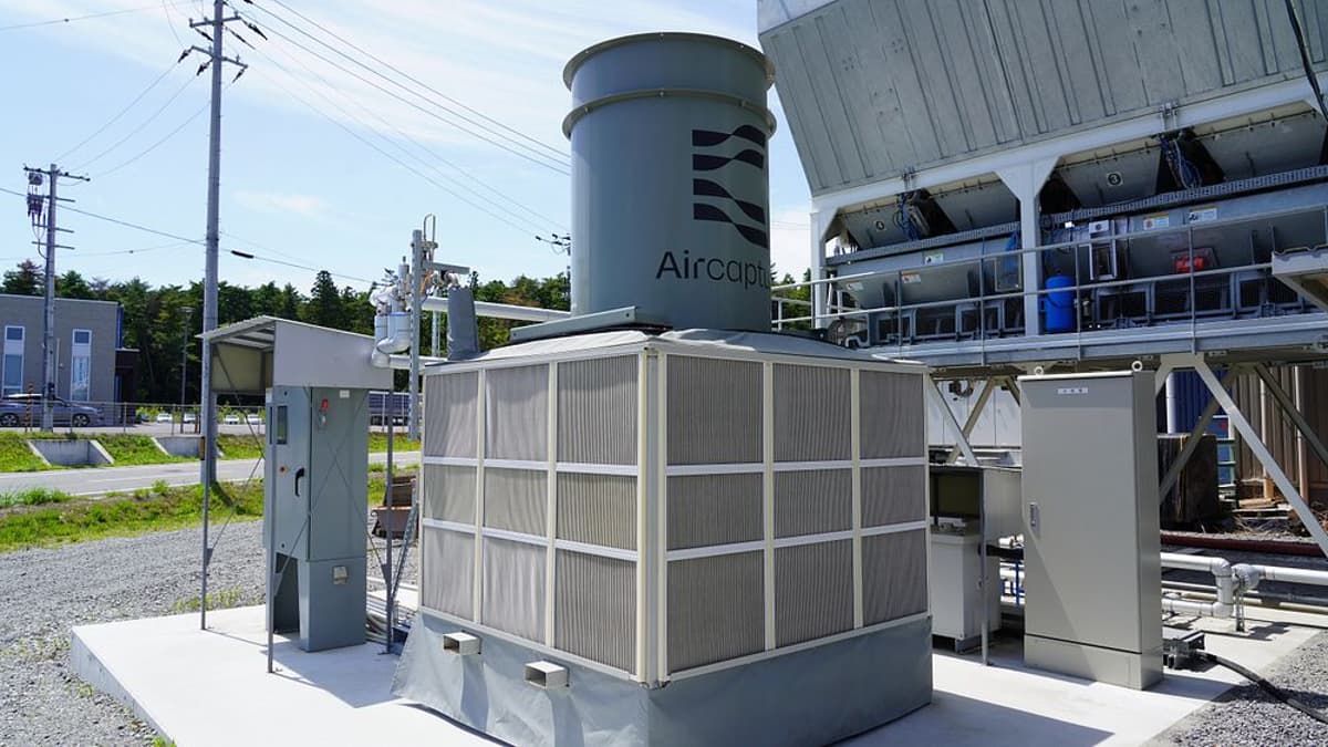Japan Tests Ceramic Tech to Pull CO2 From Thin Air