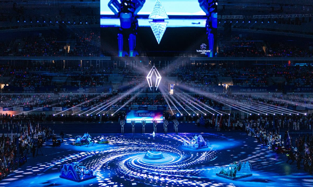 Humanoid Robot Breaks 100m Record at Beijing Games