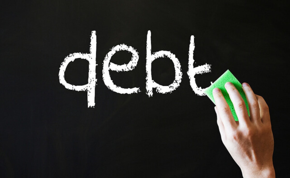 Map of Mozambique highlighted on African continent showing economic progress and financial independence achievement