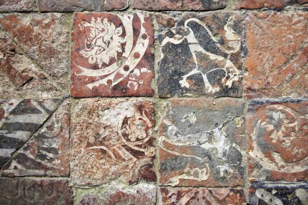 Man Returns Medieval Tiles He Stole as Boy 60 Years Ago - Image 3