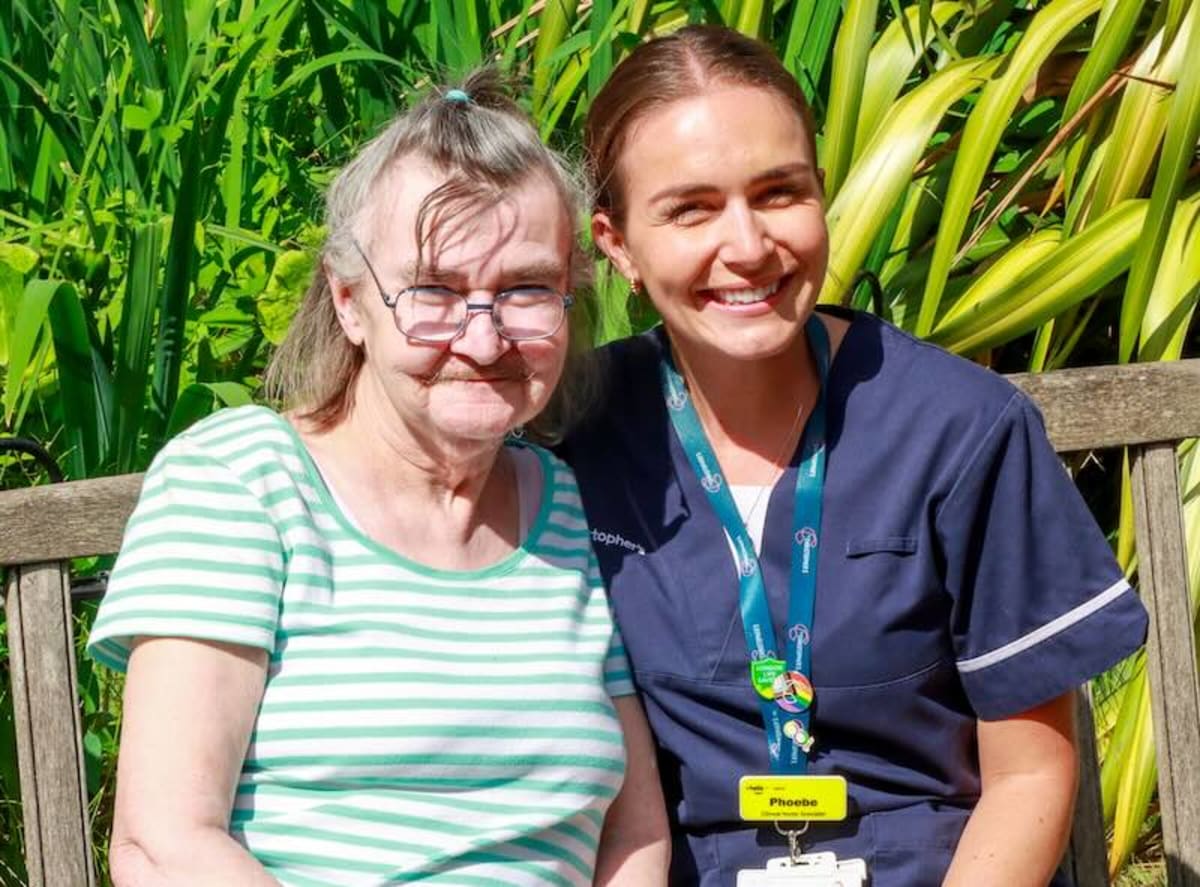 Hospice Finds Dying Woman's Brother in Their Own Shop - Image 2