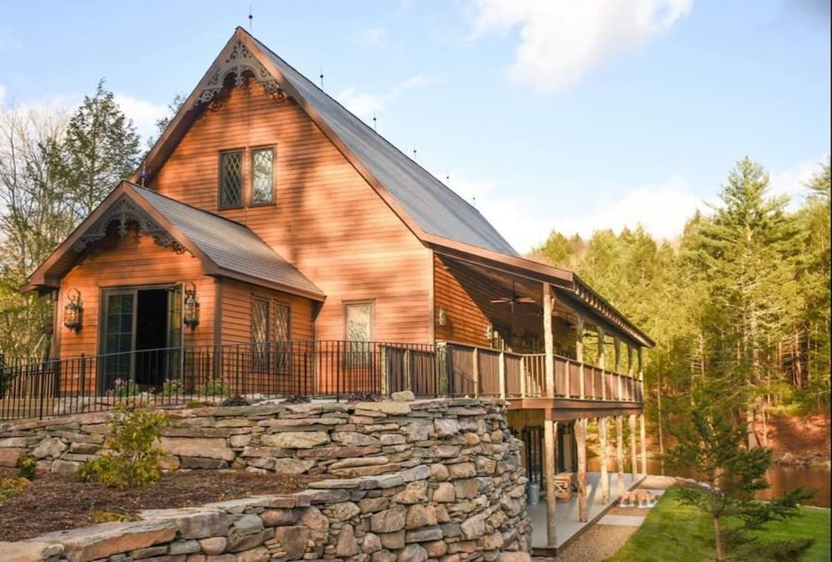 Hudson Valley Estate Gives Away $26K Wedding to Best Story - Image 4