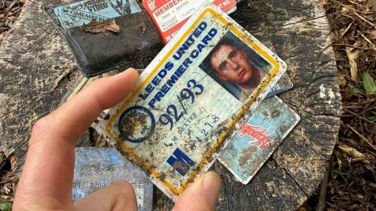 Reporter Reunited With Wallet Lost 30 Years Ago - Image 2