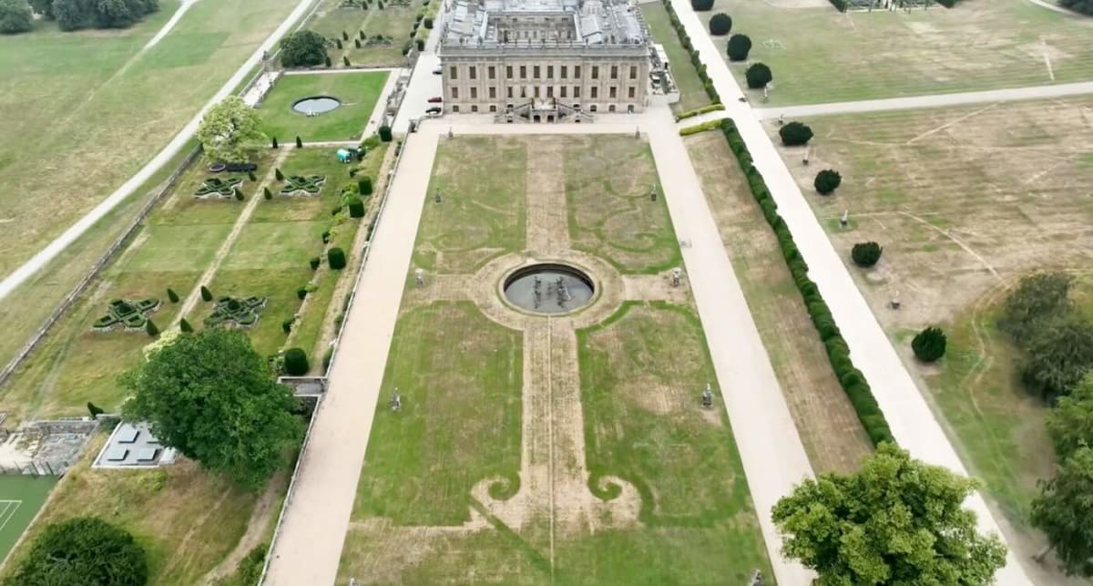 350-Year-Old Garden Emerges from Drought at Chatsworth - Image 2