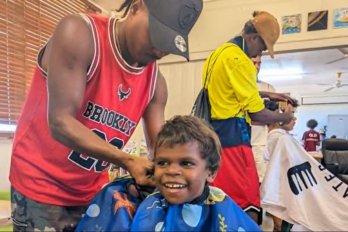 Outback Barber Teaches Remote Island to Cut Hair, Find Hope - Image 3
