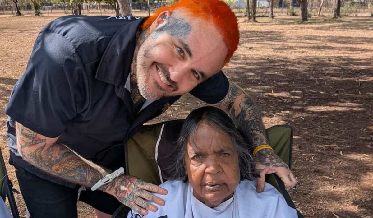 Outback Barber Teaches Remote Island to Cut Hair, Find Hope - Image 2