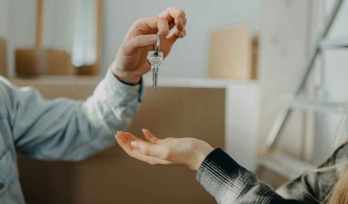 Melbourne Landlord Gives Renter Home After 23 Years