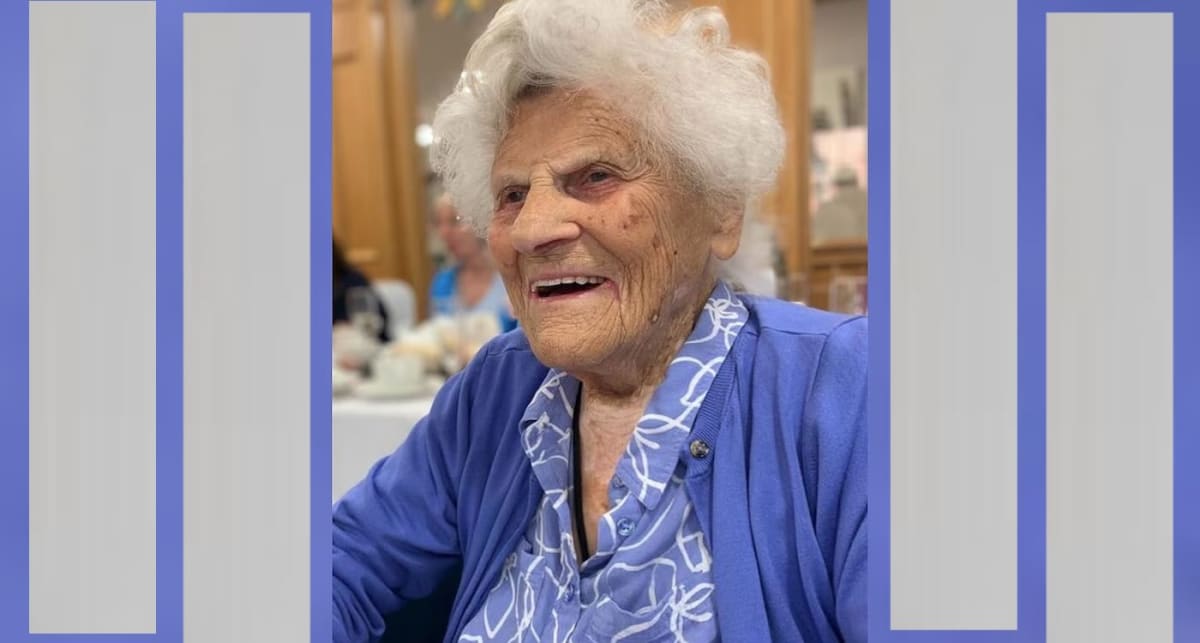 Ethel Caterham at 117 years old celebrating her birthday with family members