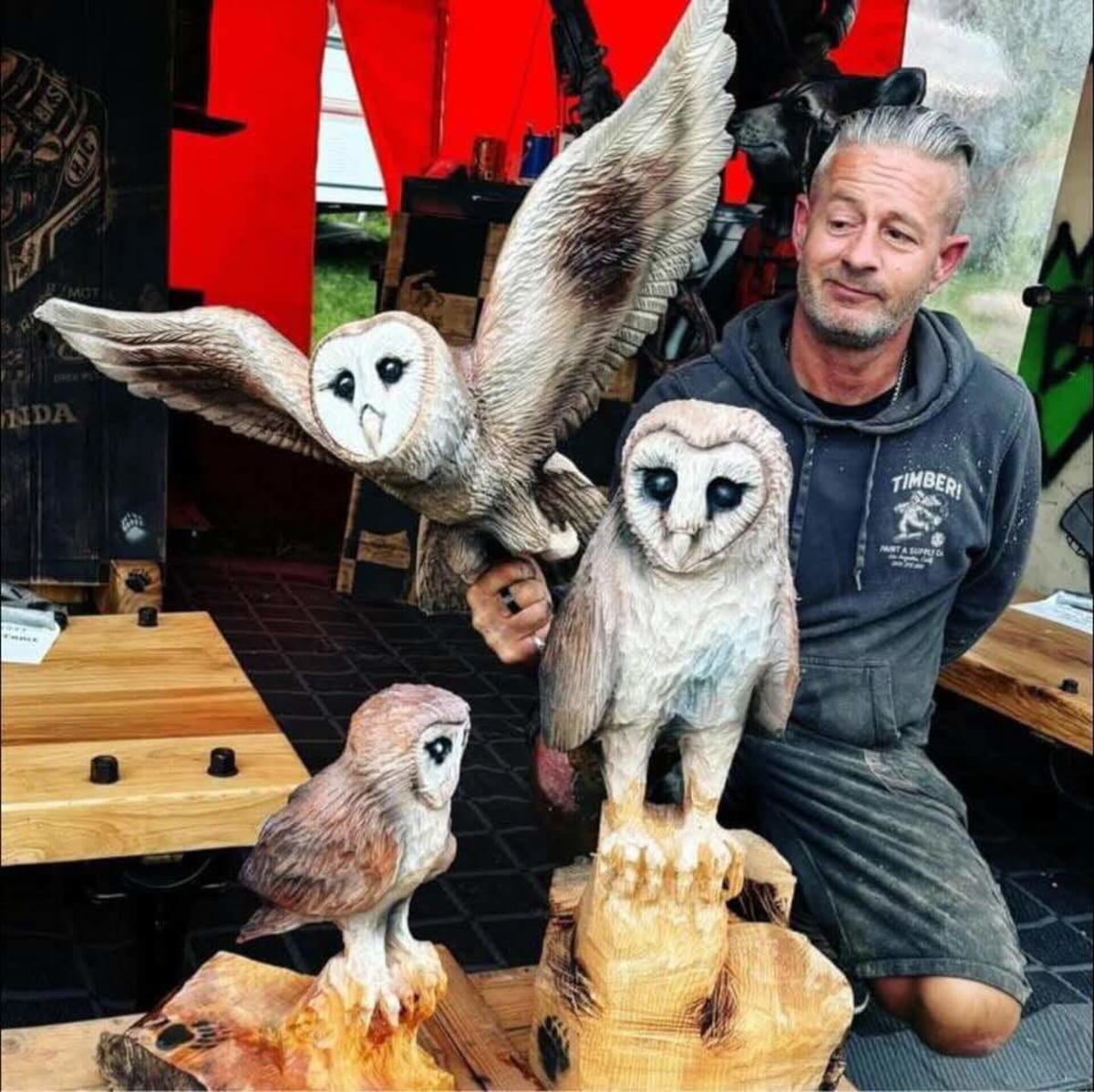 Self-Taught Artist Builds 30-Year Career with Chainsaw Art - Image 4