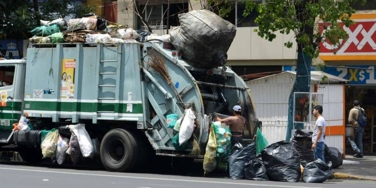 Italian Trash Workers Find Woman's Million Euro Lottery Ticket - Image 2