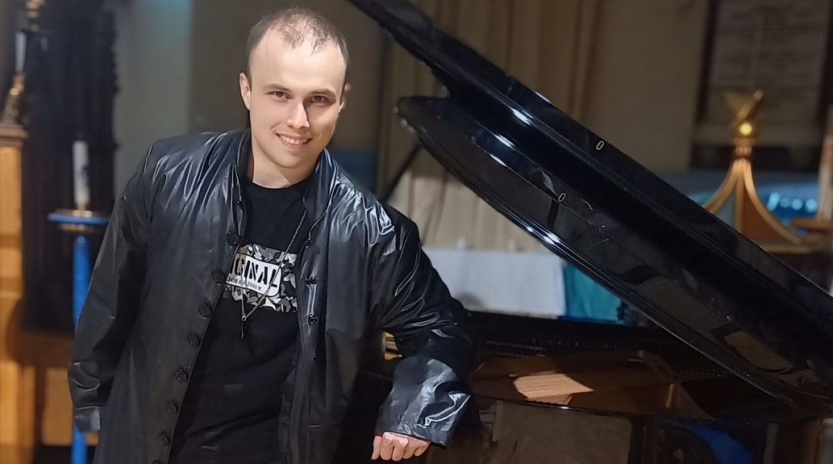 Homeless Pianist Raises $50K After Church Video Goes Viral