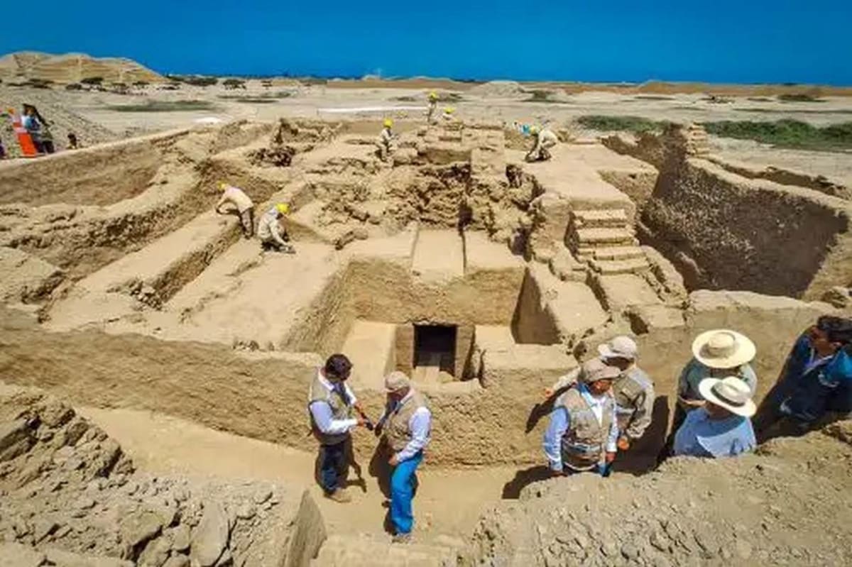 600-Year-Old Tomb Untouched in Peru Named Discovery of Decade