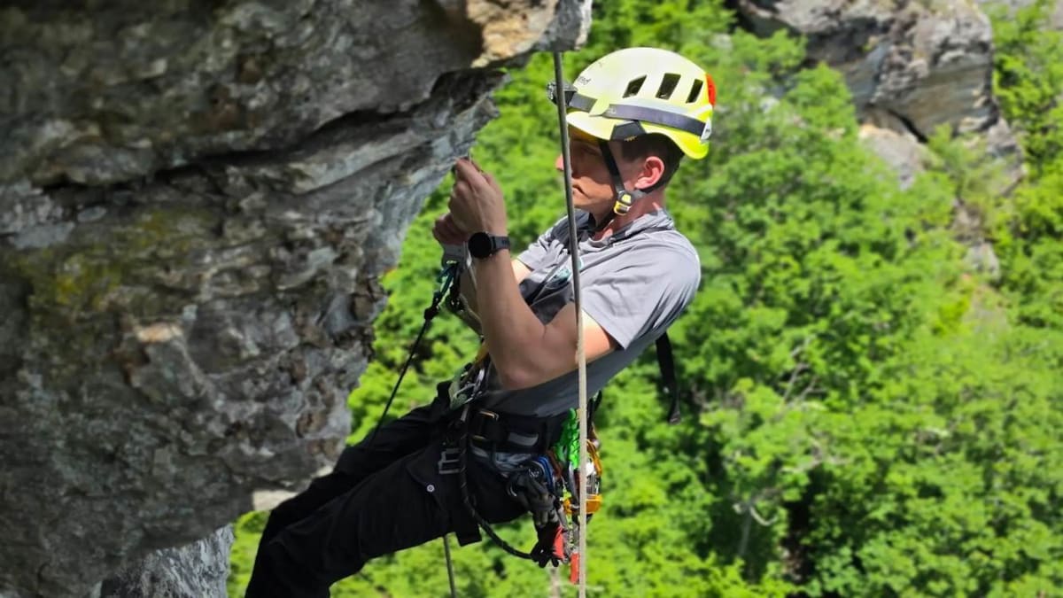 EMT Races 1.5 Miles Uphill to Save Dying Climber's Life