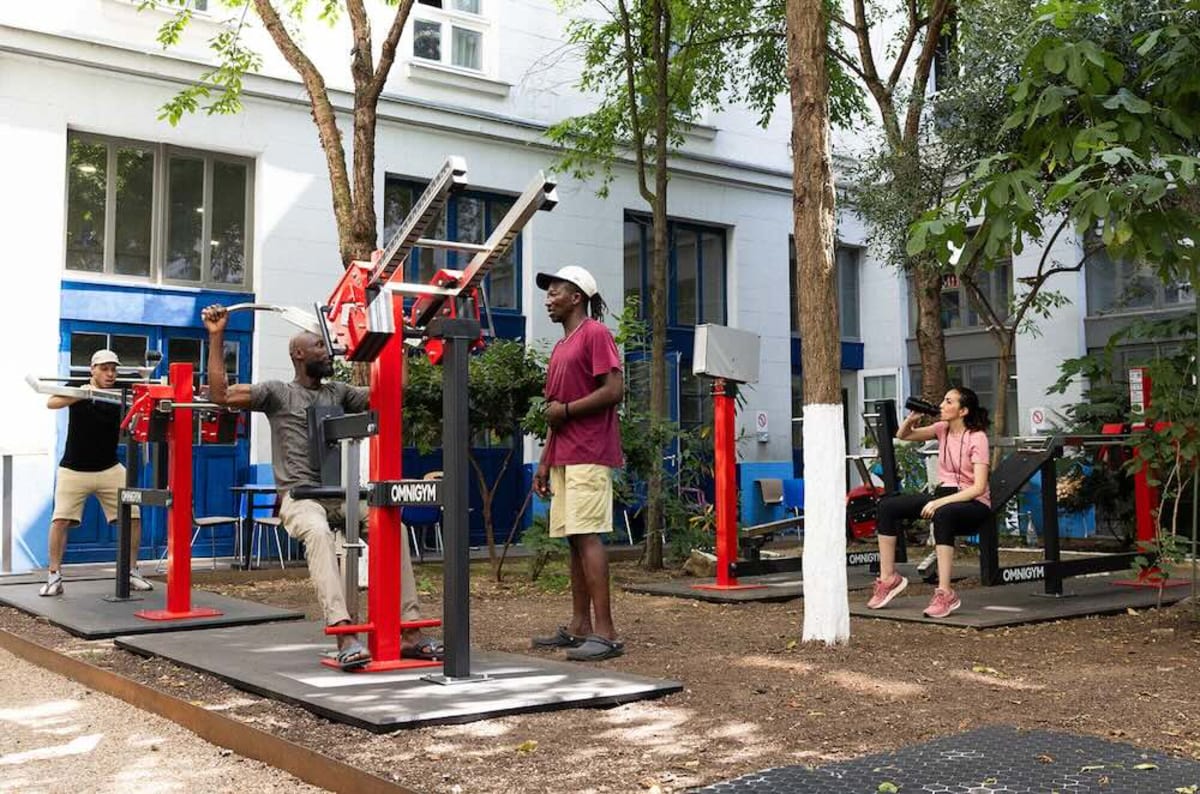 Paris Shelter Adds Gym, 80% Report Better Health in Month - Image 2