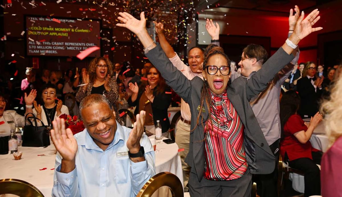 Vegas Casino Gives Workers $1,000 per Year of Service