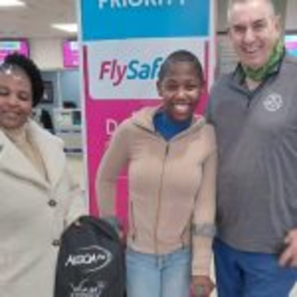 Cape Town Officer Helps 4+ Stranded Drivers in 2 Days - Image 4
