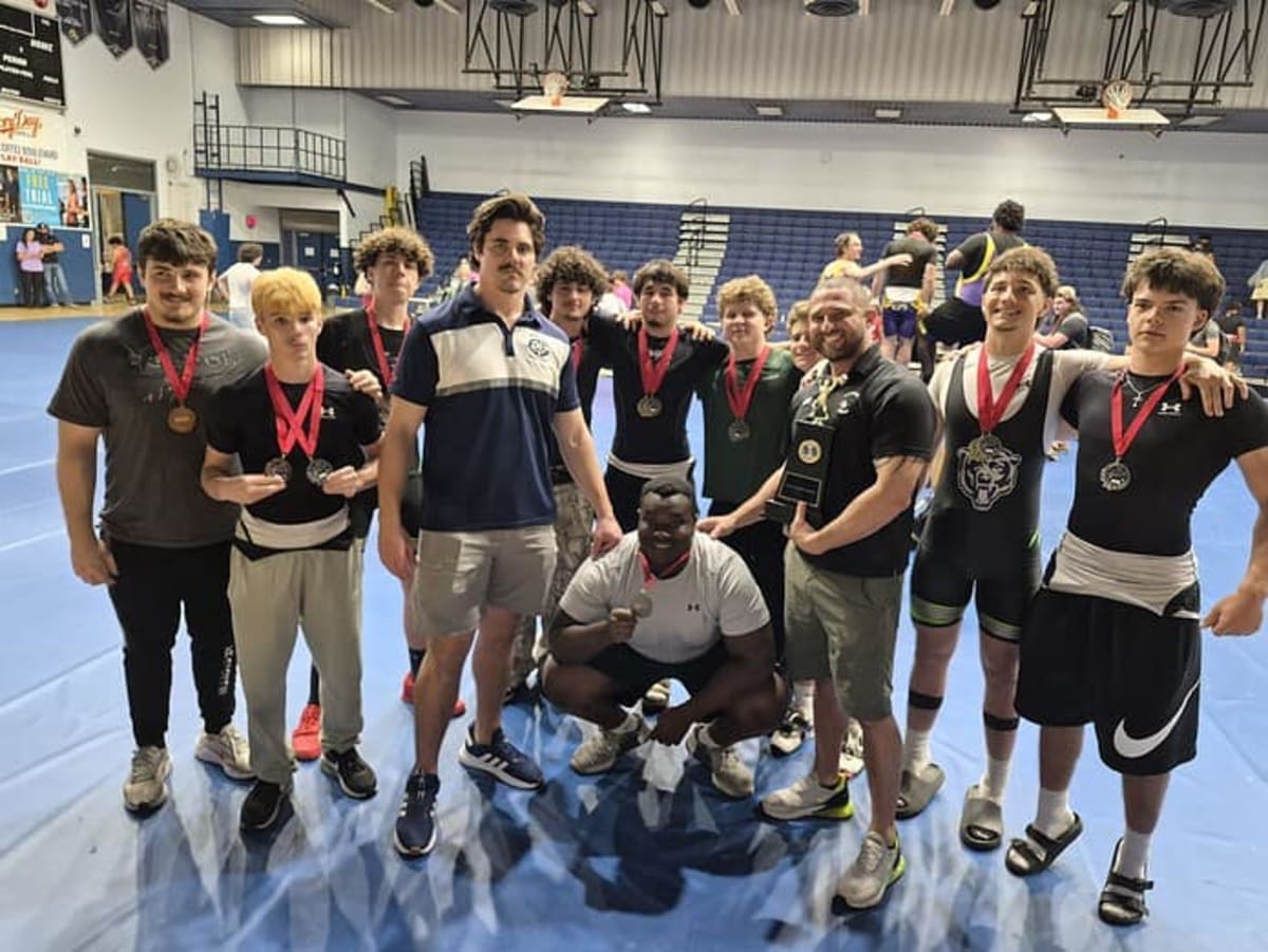 Florida Teen Breaks 30-Year Weightlifting Record for Grandma - Image 3