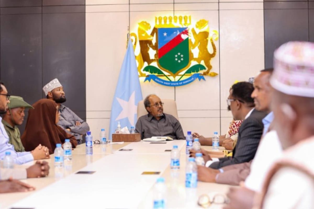** Somali traditional elders gather for reconciliation meeting with government officials in Baidoa