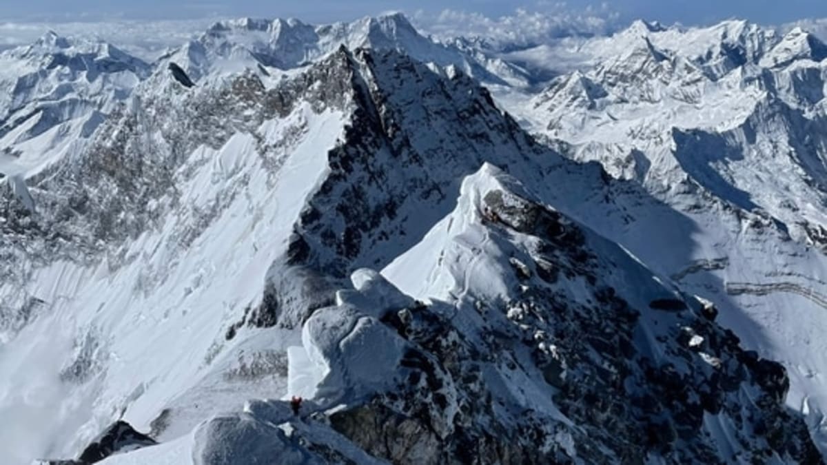 Cancer Survivor Summits Everest in Under 10 Hours