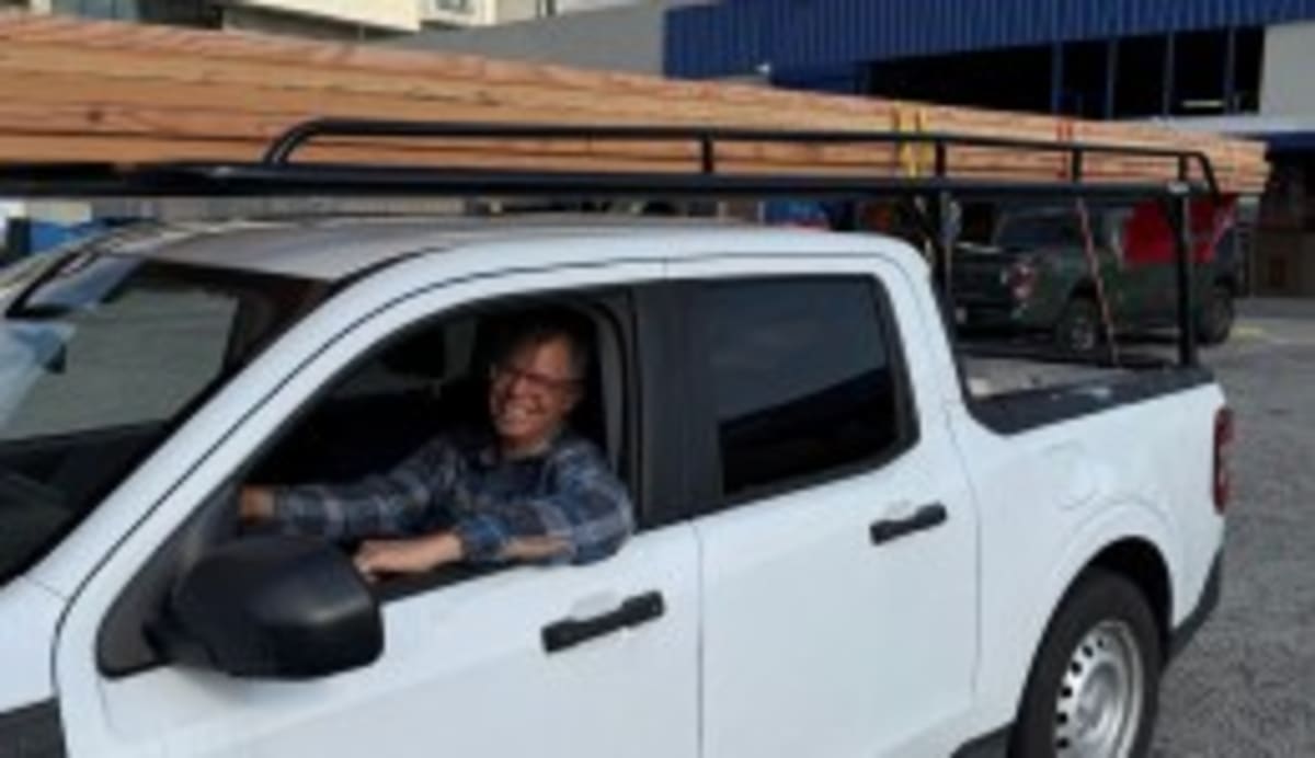 TV Producer Chases Robber Half Mile Through New York - Image 3