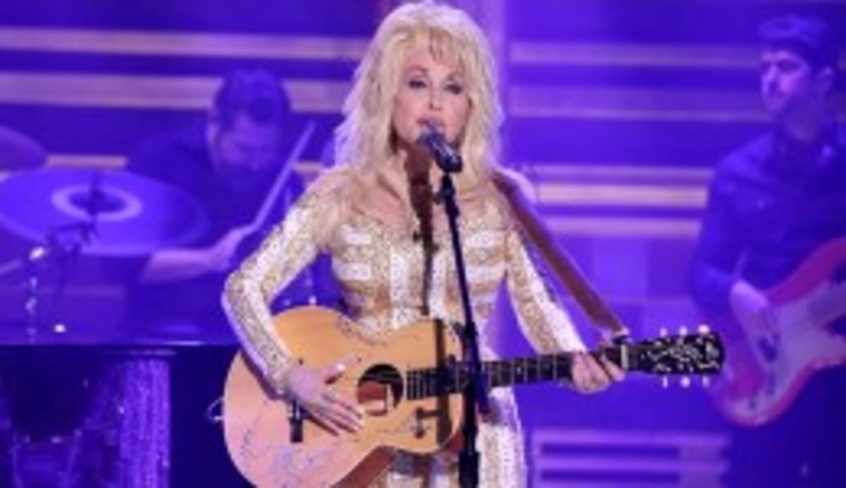 Dolly Parton Offered Body for Cancer Drug Tests to Help Others - Image 2