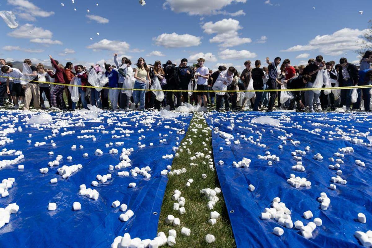 Boise Students Hurl 145,000 Marshmallows for World Record - Image 4