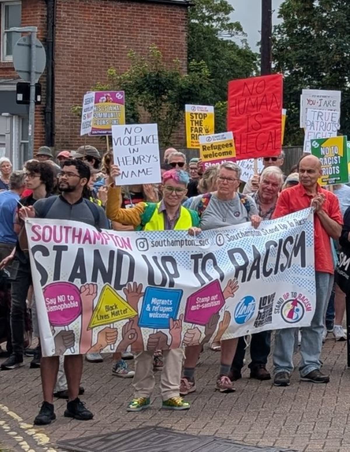 Teen Organizes Unity March to Celebrate Southampton Refugees - Image 2