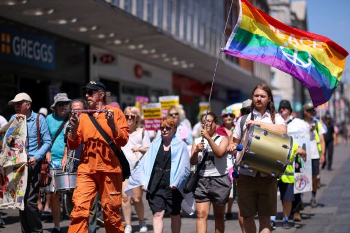 Southampton Marches for Refugees in Joyful Street Celebration - Image 4