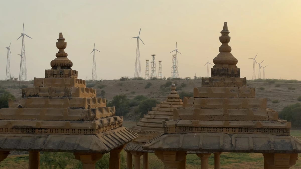 India Targets 500GW Renewables While Growing Economy