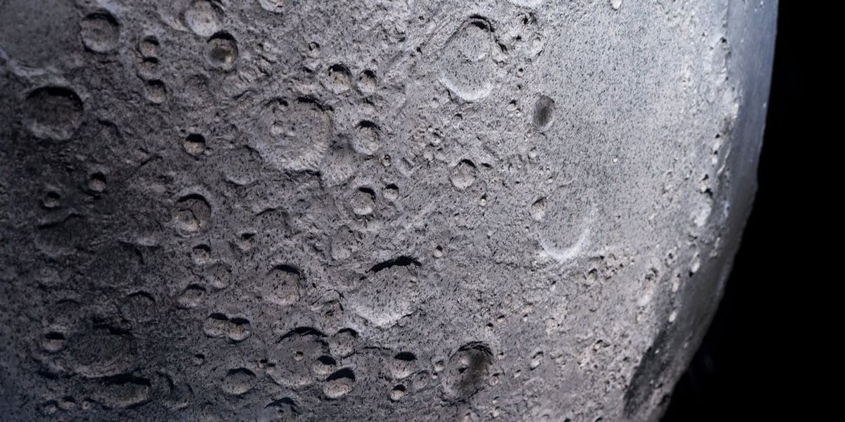 ** Chang'e-4 lunar lander and rover on the moon's far side surface