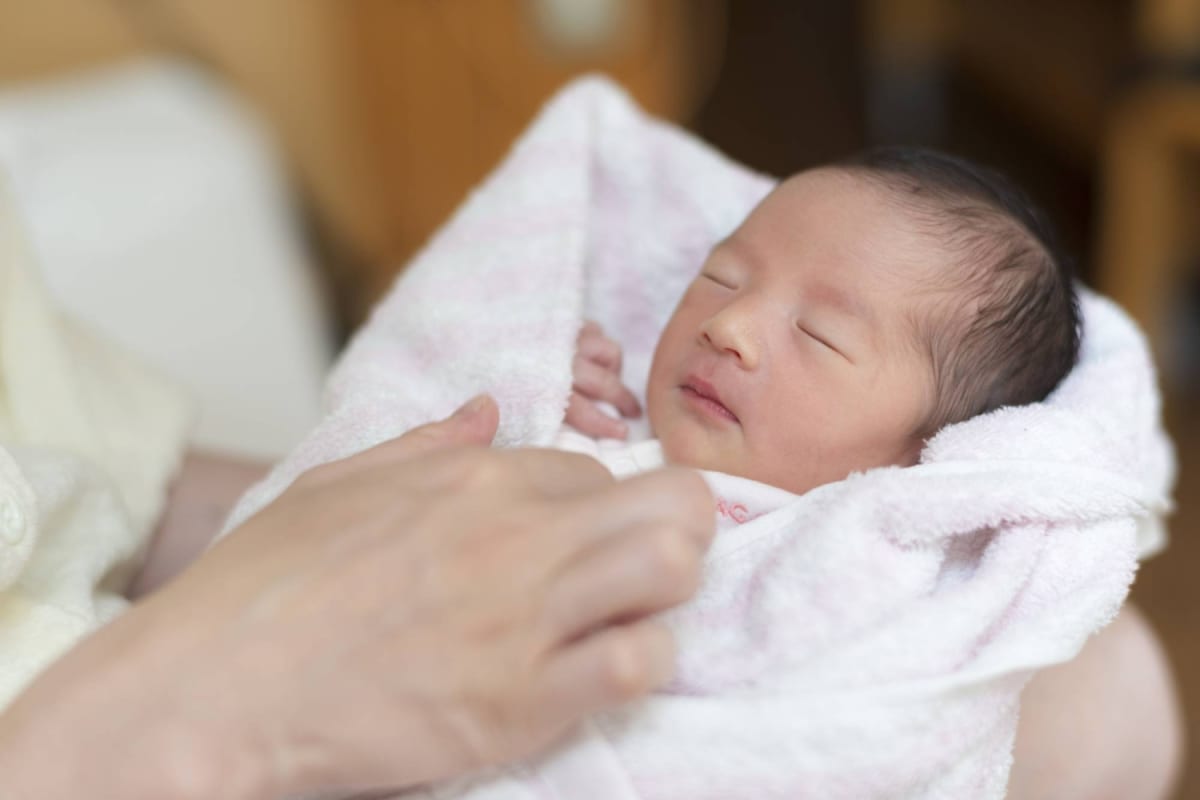 Japan's Birth Decline Slows to 2.2%, Births Rise in 30s