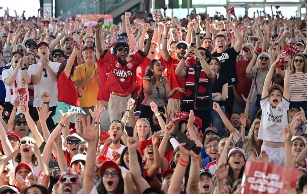 Canada Celebrates First World Cup Win at Niagara Falls - Image 3
