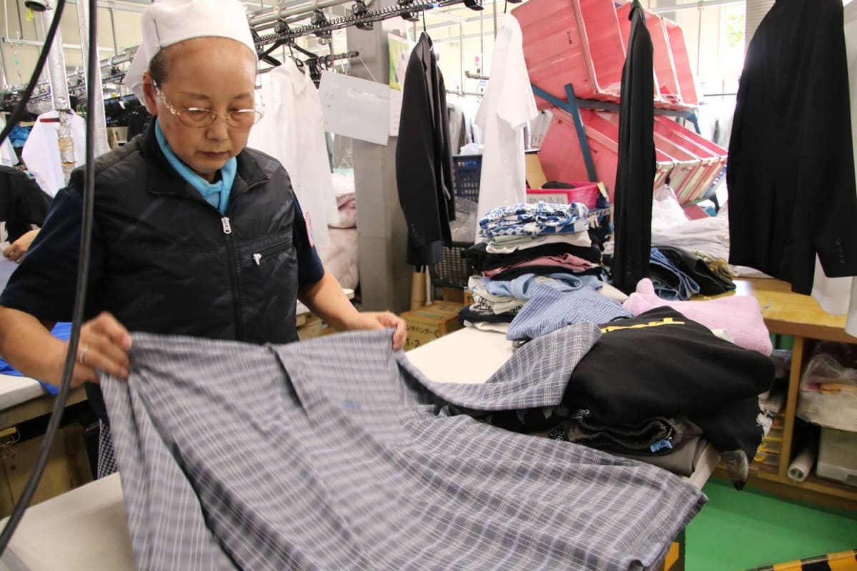 Japan Laundries Wash 1,000+ Items Daily for Quake Victims
