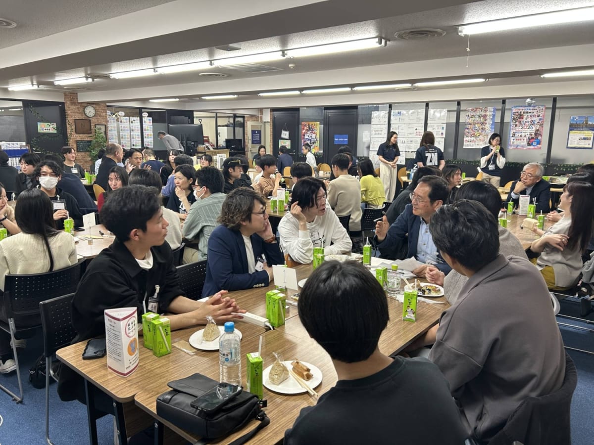 Students studying on laptops in various locations representing flexible online university learning in Japan