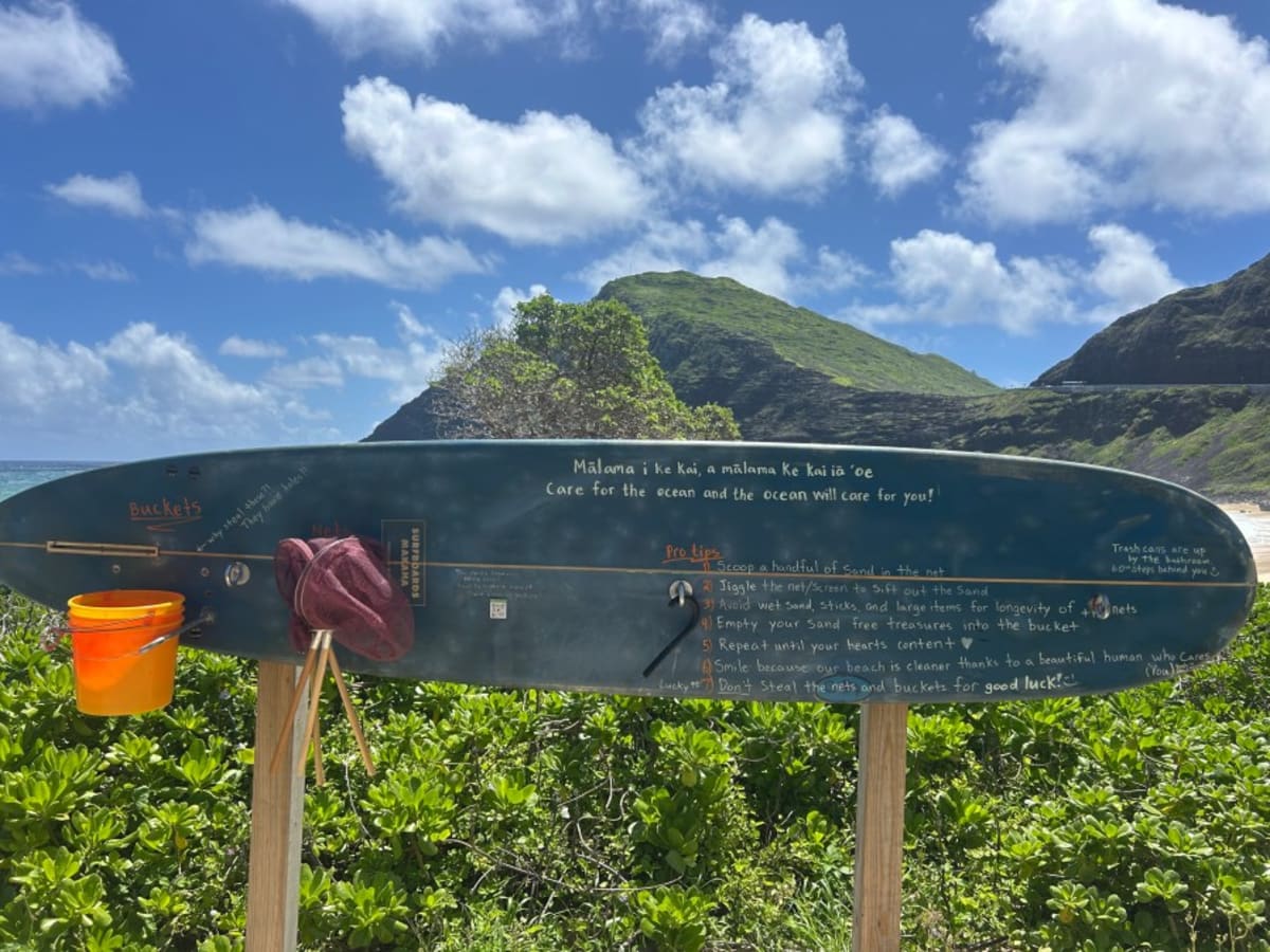 Hawaii Surfer Turns Old Boards into Beach Cleanup Stations - Image 3