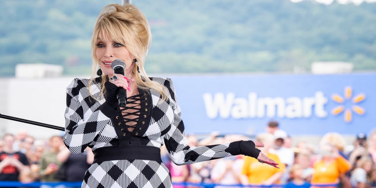 Dolly Parton's 38-Year Giving Legacy Started at Home - Image 2