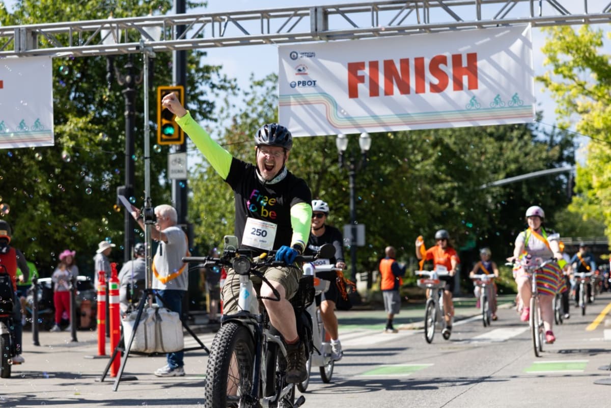 Portland Breaks E-Bike Record with 1,060 Riders - Image 4