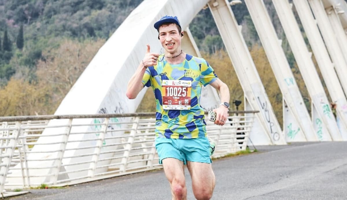 Lawyer Runs Marathon as Captain Underpants for Kids' Health - Image 2