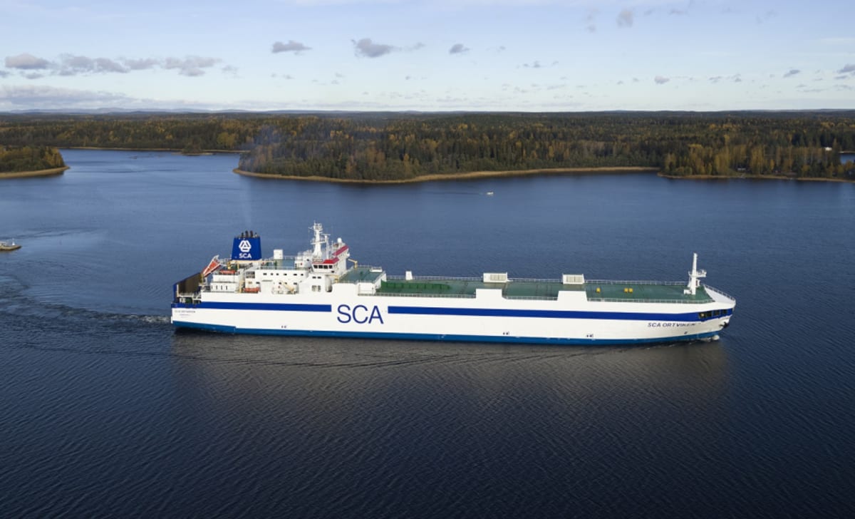 Swedish Shipping Giant Cuts Emissions 40% With Smart Slowdown