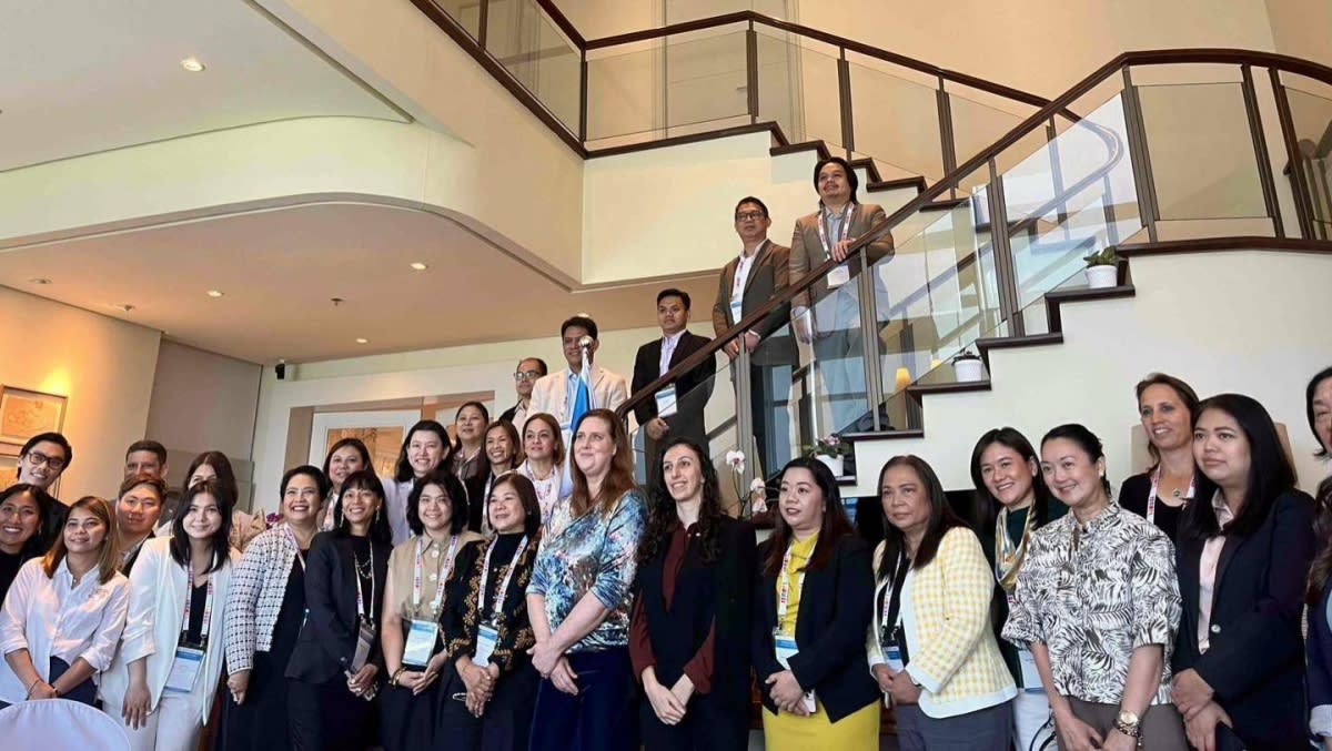 Ambassador Dana Kursh with diverse women leaders gathered at InnovateHer cybersecurity brunch in Manila