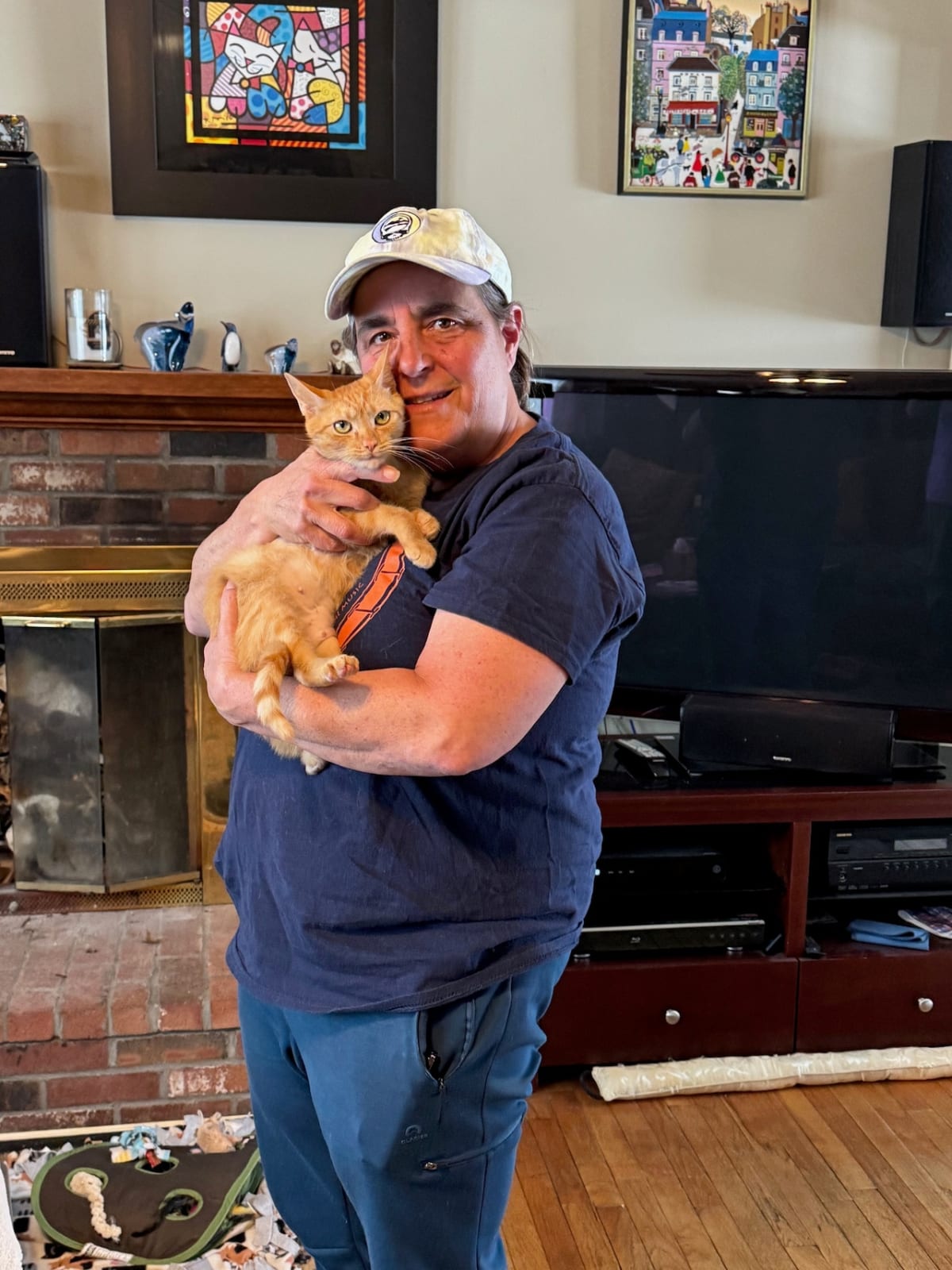 400 Volunteers Transform Scared Shelter Animals Into Pets - Image 2