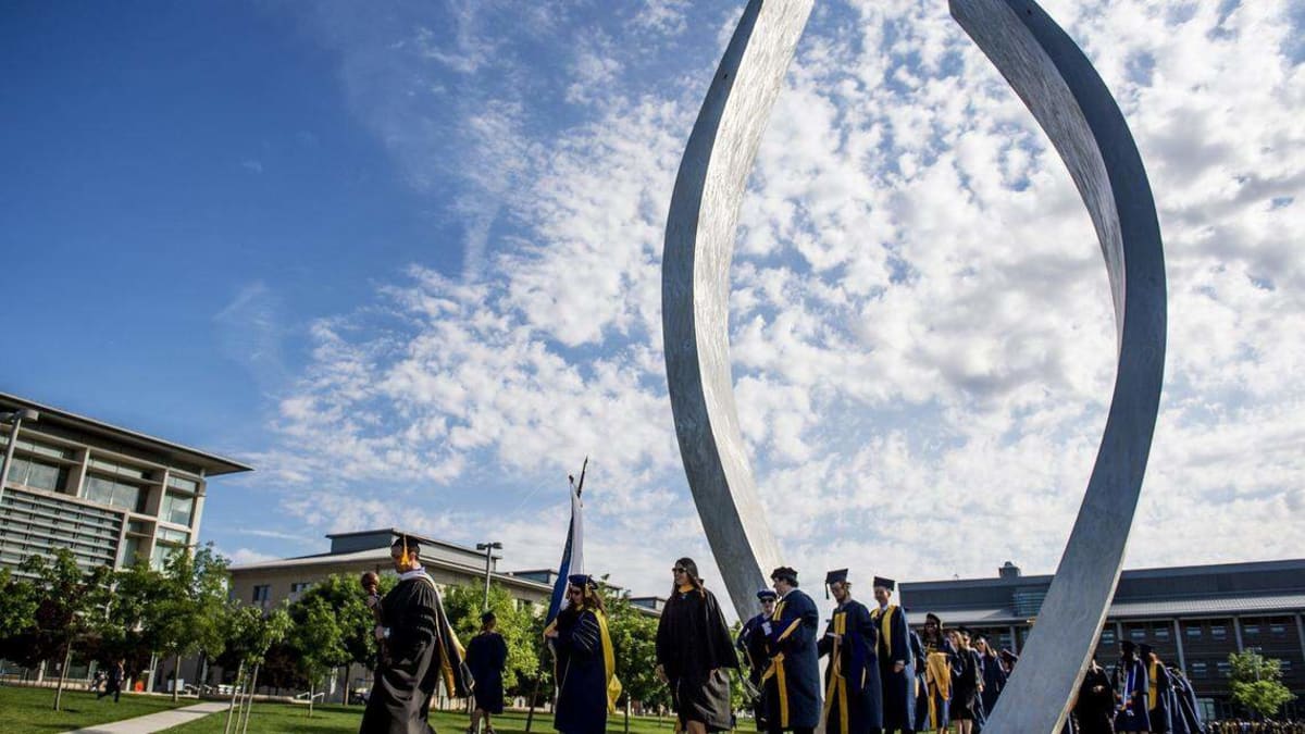 16 Students in Poverty-Stricken Town Get Full UC Rides