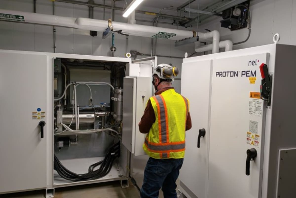 Minnesota Wind-Powered Plant Makes Fertilizer for Farmers - Image 3