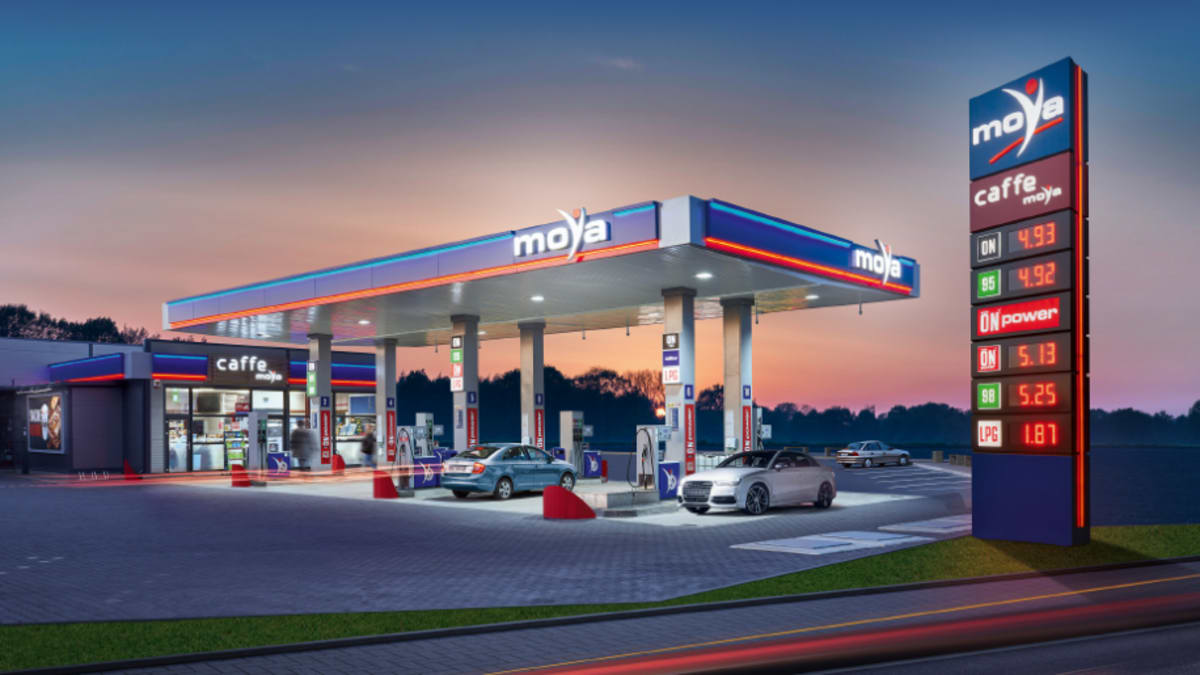Poland's MOYA Hits 100 EV Charging Stations Milestone