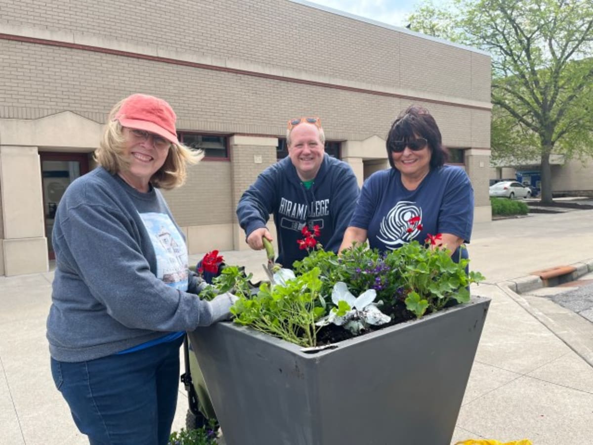 45 Volunteers Beautify Downtown Lorain in Annual Sweep - Image 2