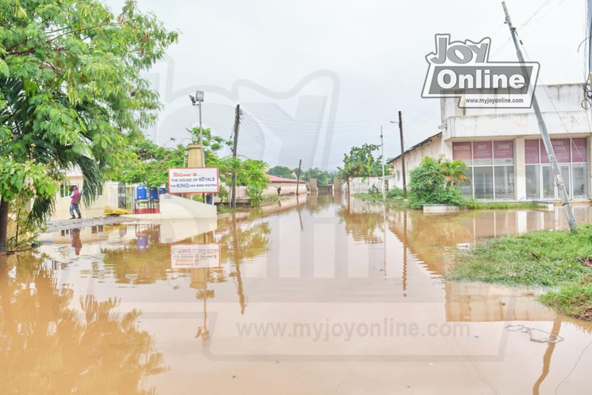 Ghana Fire Service Saves 21 From Accra Flooding