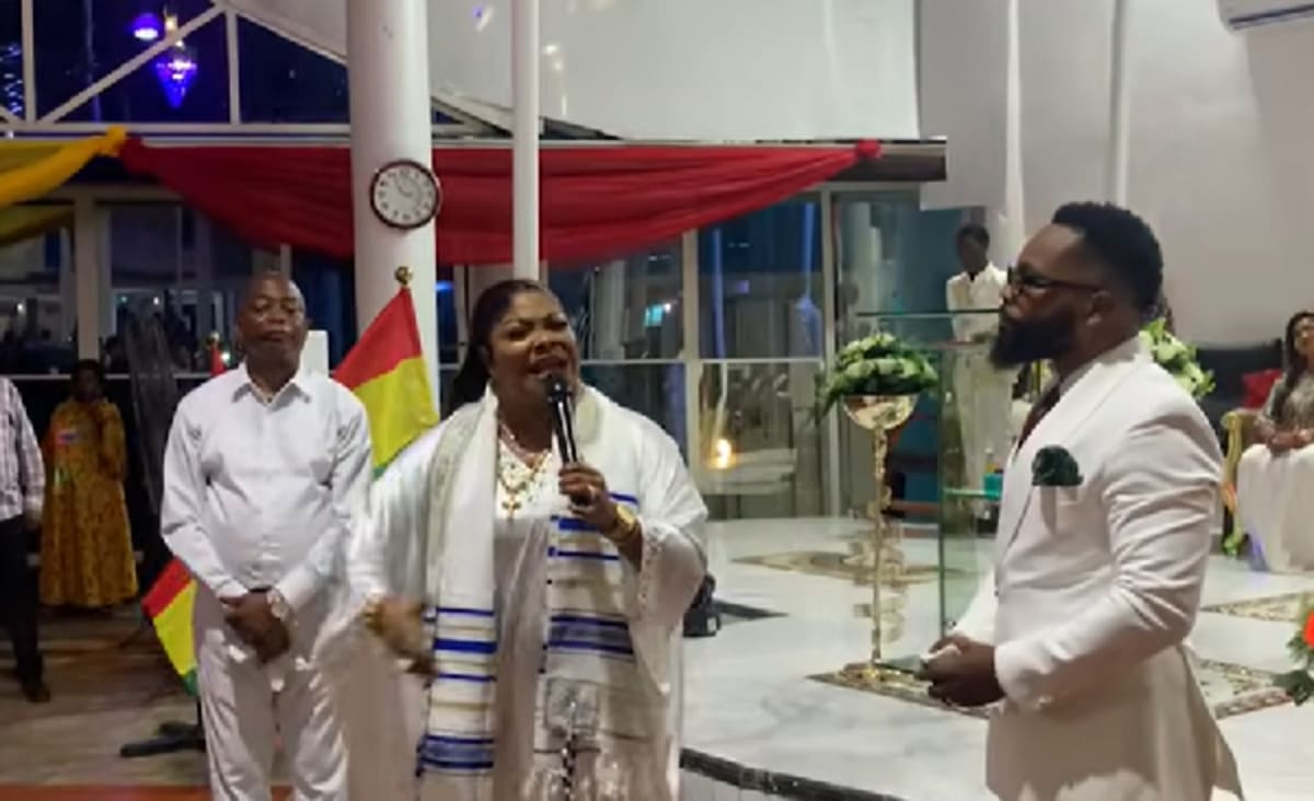 Patricia Asiedua addressing church congregation after her release from Nsawam Prison in Ghana